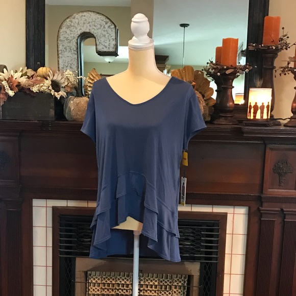 💙Blue Shirt - Picture 1 of 4